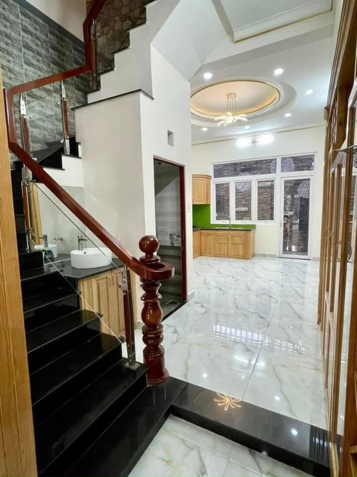 Bán Nhà Lý Thường Kiệt, Quận Tân Bình, 70m 4 tầng 6.6 tỷ, MTKD , ô tô đỗ cửa.