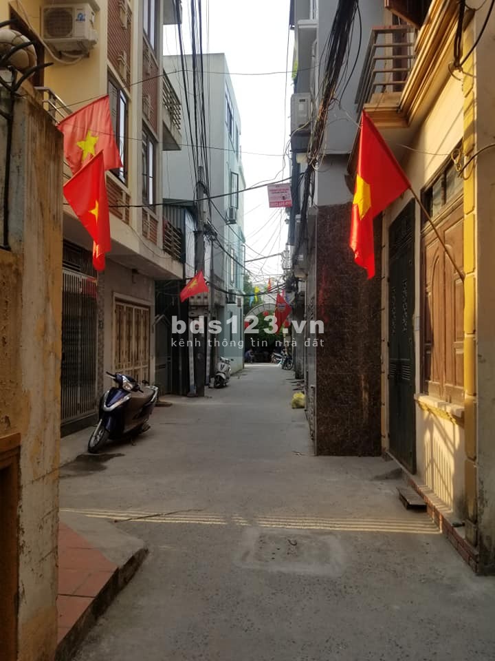Bán nhà Vĩnh Hưng, ô tô đỗ cách 5m, lô góc banh nhanh, giá 2.65 tỷ, dtsd 43m2