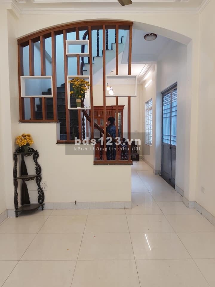 Bán nhà Ngọc Thụy, quận Long Biên, lô góc, ô tô qua nhà 47m2, Giá 3,55 tỷ