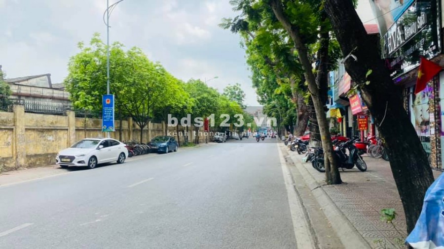Ngọc Lâm. Bán nhà mặt phố, kinh doanh, ở hoặc cho thuê 14,15 triệu.