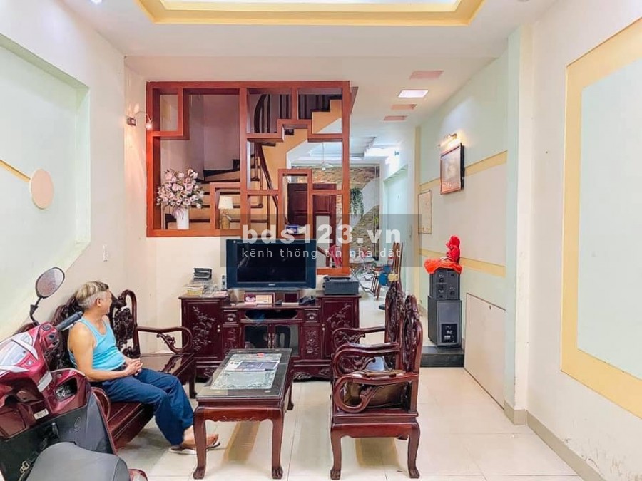 Hàng hiếm nhà đẹp Thái Thịnh, Quận Đống Đa, ngõ thoáng, chủ cần tiền bán gấp
