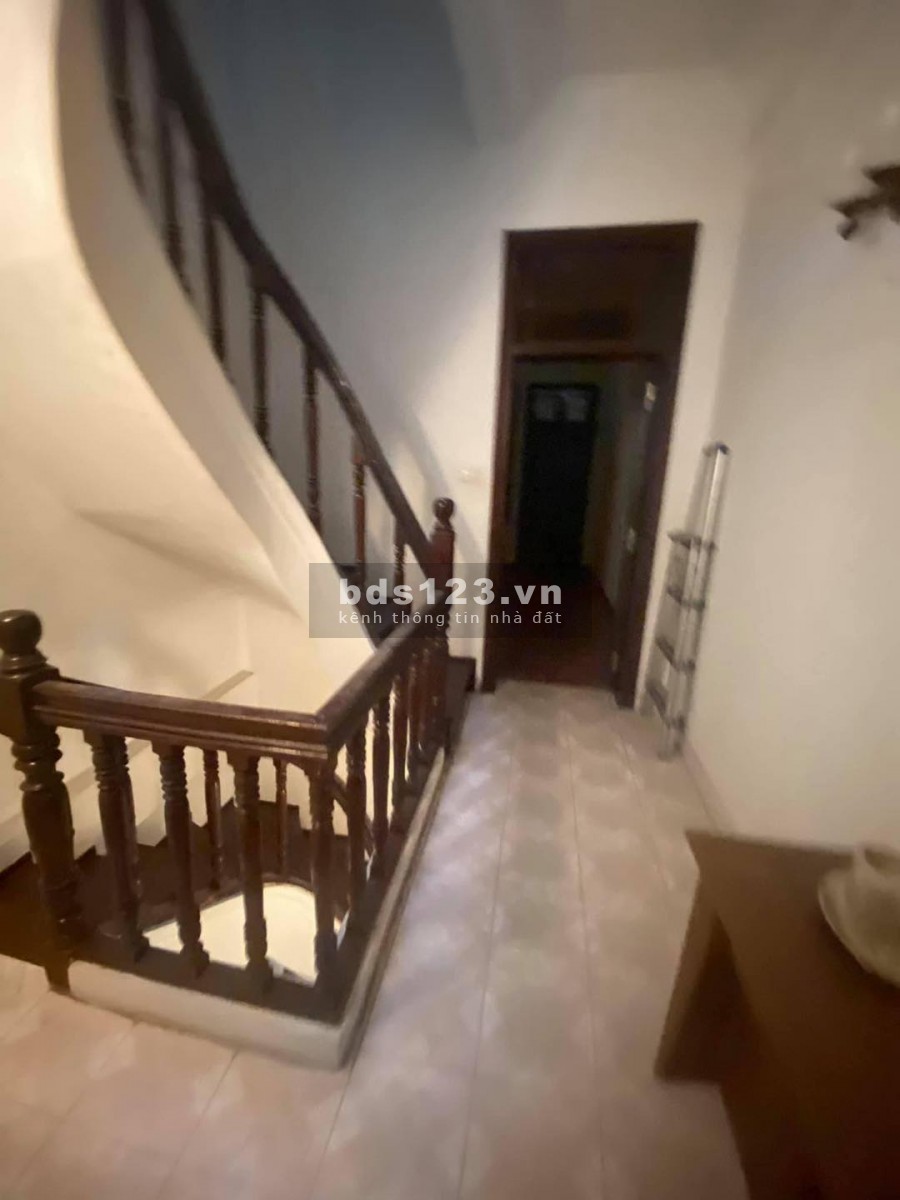 Mặt ngõ kinh doanh, ô tô đỗ cửa, ngõ 82 Yên Lãng, DT 50m2, MT 3.1m , 5 tầng, giá 6.4 tỷ