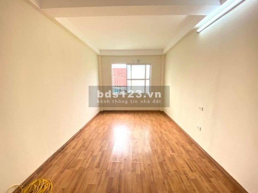 Hộ khẩu Hoàng Mai Quận Chính chủ A4 vuông đẹp 22m 5 tầng 3 ngủ giá 1.95 tỷ