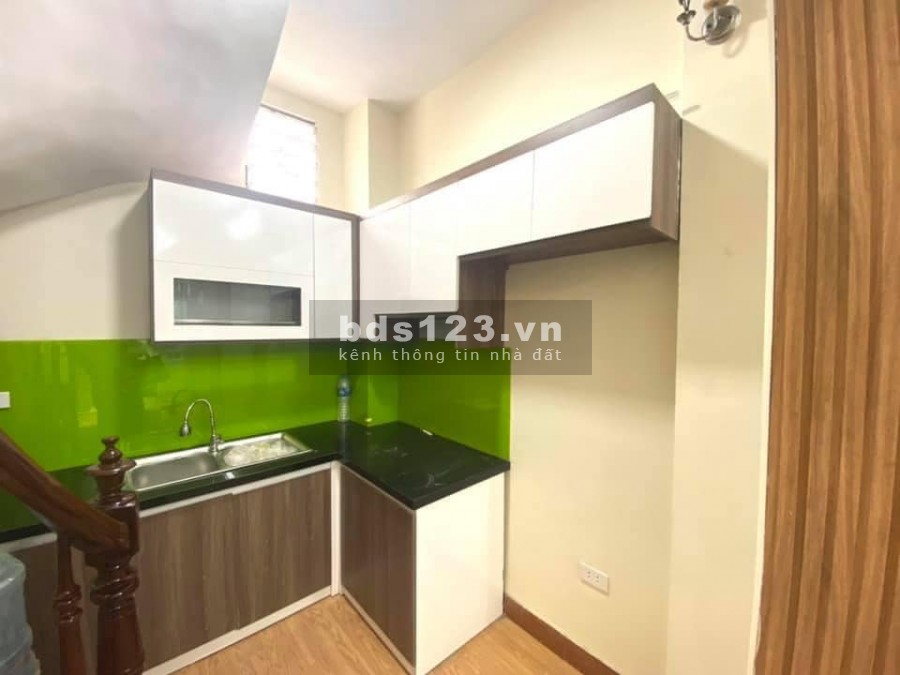 Hộ khẩu Hoàng Mai Quận Chính chủ A4 vuông đẹp 22m 5 tầng 3 ngủ giá 1.95 tỷ