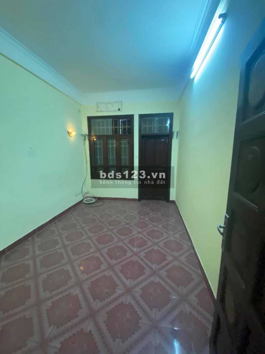 Mặt ngõ kinh doanh,ngõ 82 Yên Lãng, ô tô đỗ cửa, DT 50m2, MT 3.1m , 5 tầng, giá 6.4 tỷ