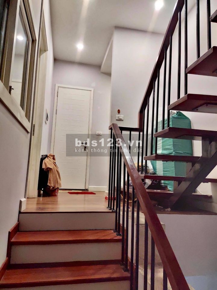Bán nhà mặt ngõ, 15m ra phố Khúc Thừa Dụ, Diện tích 40m2, 4 tầng, 5.3 tỷ