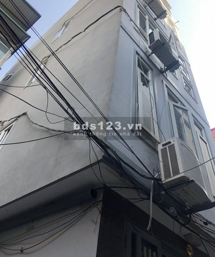 Nhà Hoàng Mai, 43m2, 3 tầng, lô góc, giá 2.65 tỷ, chủ nhà, sổ đẹp