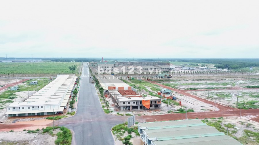 Kiếm 30 triệu mỗi tháng với 40 phòng trọ đối diện KCN lớn của Chơn Thành, giá chỉ 2.8 tỷ, sổ hồng