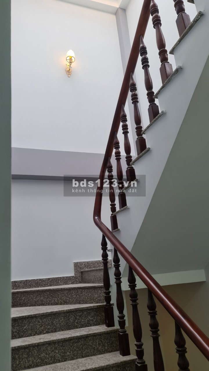 Cho thuê nhà phố mời xây đẹp giá rẻ Q12