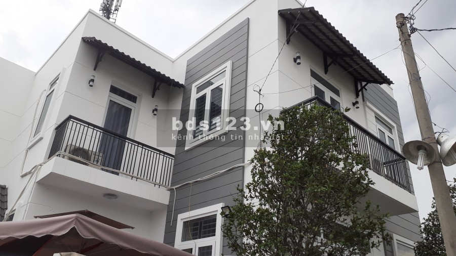 Bán nhà 3.05 tỷ Xã Quy Đức Mr Châu, khu dân cư đông đúc, an ninh