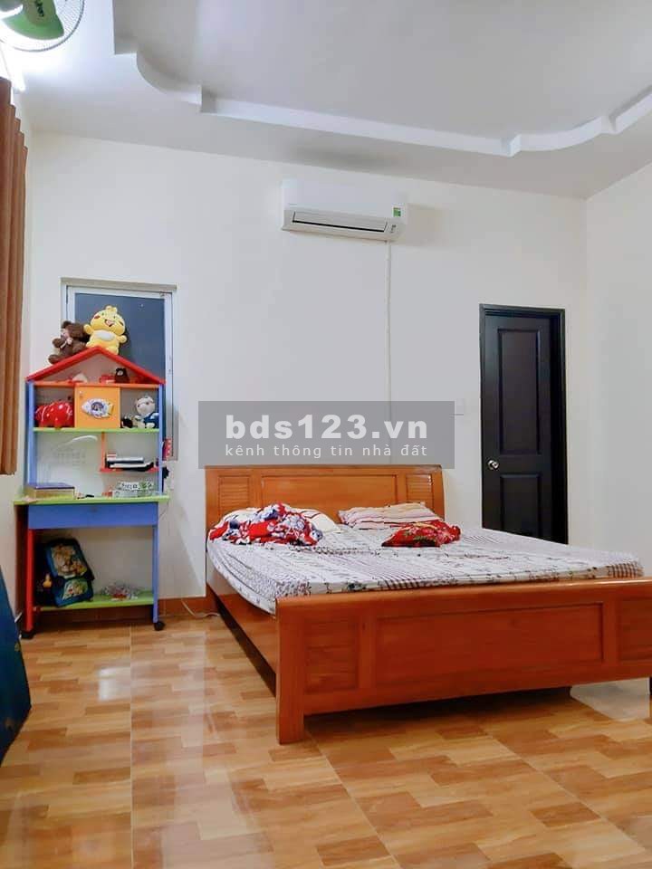 Bán nhà mặt tiền đường Tây Sơn, Quận Tân Phú,chỉ 100 triệu/m2