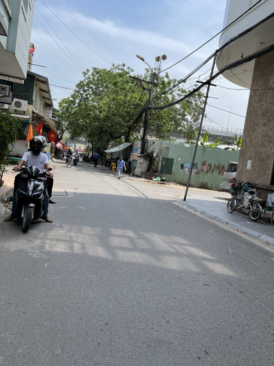 Bán nhà Trường Chinh 25m2, 5 phòng ngủ, ô tô đỗ cửa giá 3,15 tỷ