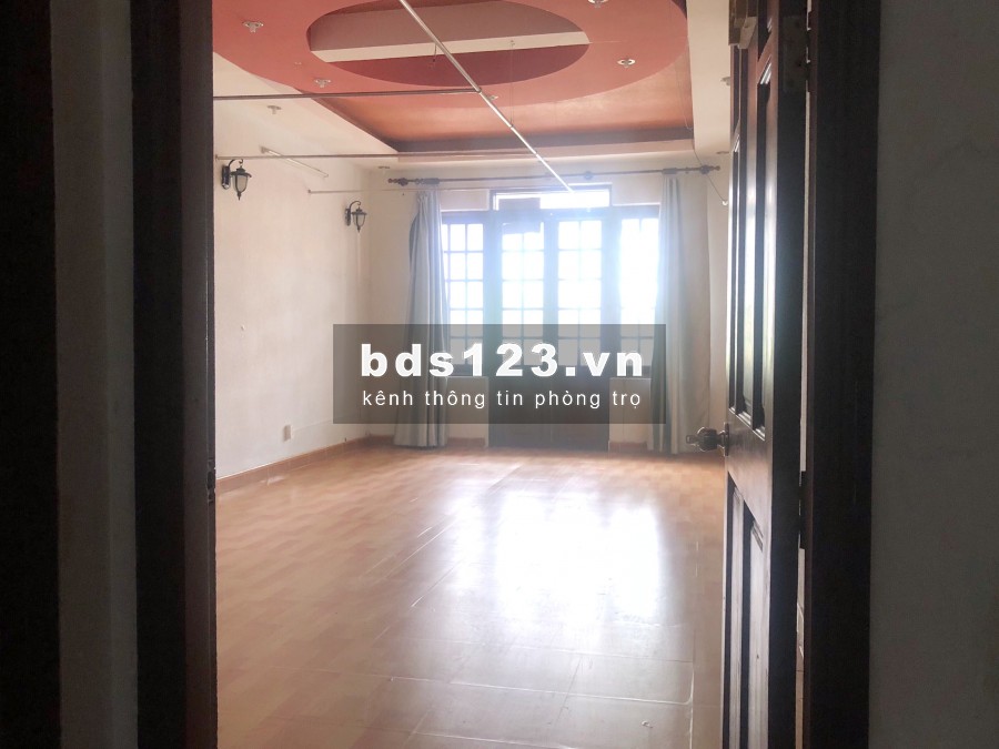 Phòng trọ Tân Bình rộng 50m2, chỉ 4.5 triệu/tháng, ban công lớn