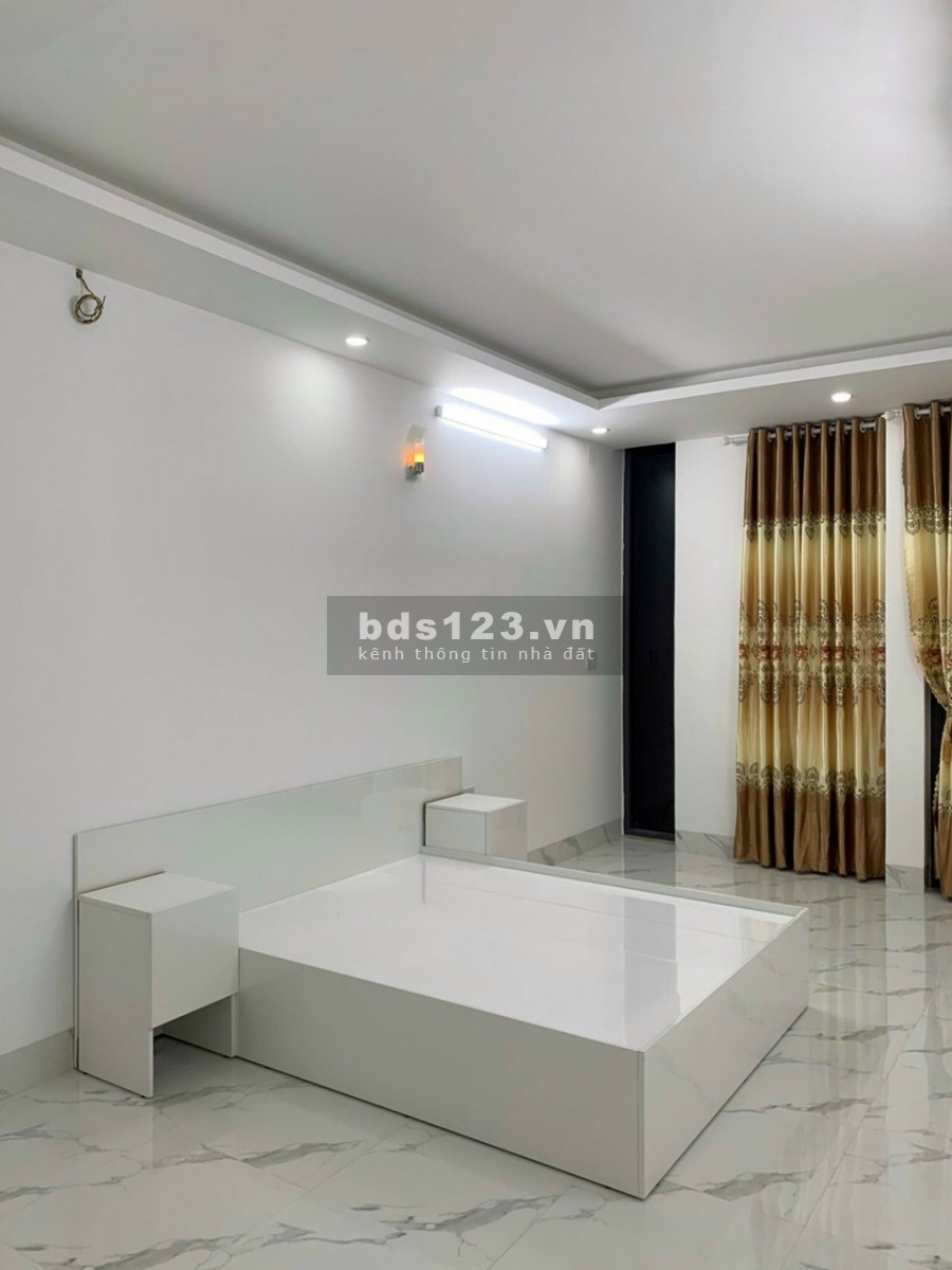 Bán nhà 4 tầng đẹp mới xây mặt tiền số 39 đường Mạc Đĩnh Chi.