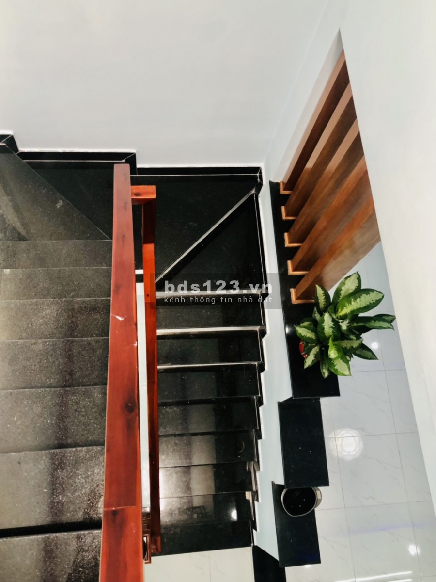 Nhà đẹp gần nhà thờ Tân Hưng Trường học, shr bao tất cả