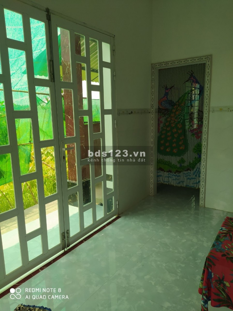 Mã tin 392 Vị trí đất đẹp, có nhà kiên cố và ĐẤT tại Lộc Hoà, Long Hồ, Vĩnh Long với: - Diện tích: 9 * 245 = 2 205 m².