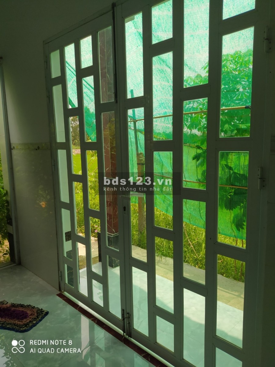 Mã tin 392 Vị trí đất đẹp, có nhà kiên cố và ĐẤT tại Lộc Hoà, Long Hồ, Vĩnh Long với: - Diện tích: 9 * 245 = 2 205 m².