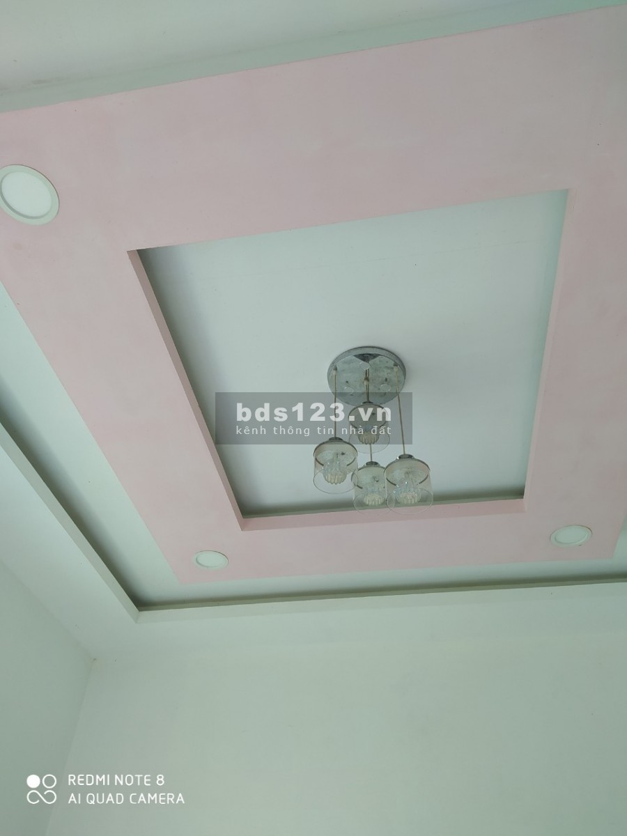 Mã tin 392 Vị trí đất đẹp, có nhà kiên cố và ĐẤT tại Lộc Hoà, Long Hồ, Vĩnh Long với: - Diện tích: 9 * 245 = 2 205 m².