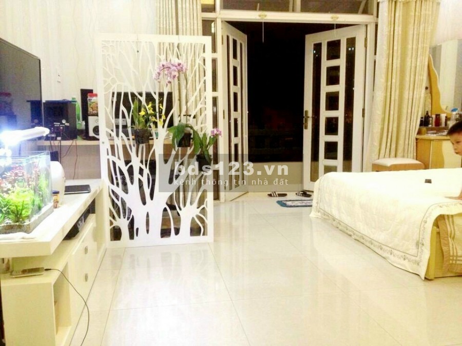 Nhà Mặt Tiền Đường D1 KDC Phú Mỹ Phú, Quận 7, giá 8.7 tỷ