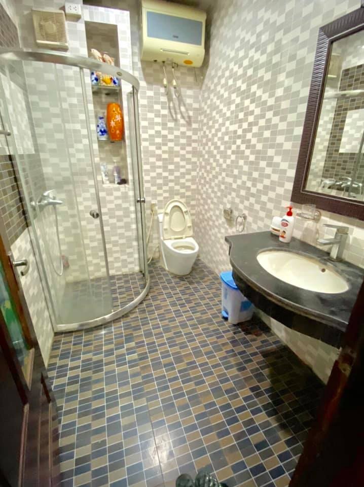 Bán nhà liền kề KĐT Văn Quán, 5 tầng, diện tích 95m5, mặt tiền 5.5m, giá nhỉnh 12 tỷ.