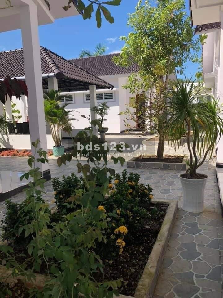 Cần bán gấp khách sạn mới hoạt động 2 năm, đầy đủ nội thất, giá 7.5 tỷ