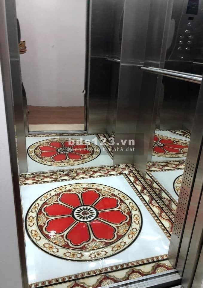 Bán nhà Tây Hồ thang máy, ô tô đỗ cửa, dt 58m x 6T, giá 7.9 tỷ