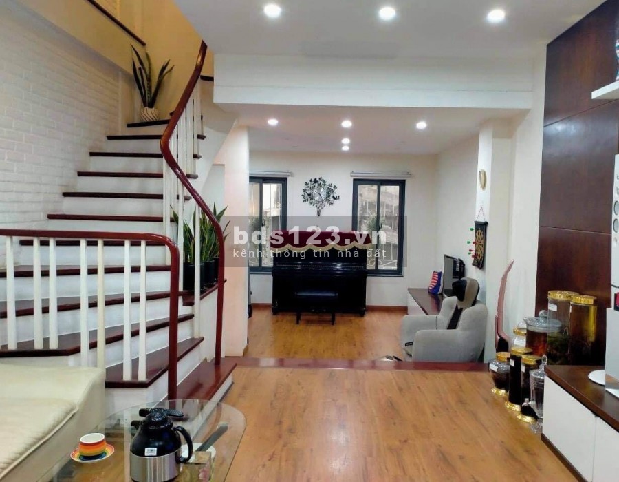 Vỡ nợ bán nhà gấp Nguyễn Khoá, dt 35m2, 4 tầng đúc, giá 2,1 tỷ, gọi ngay 0945820099