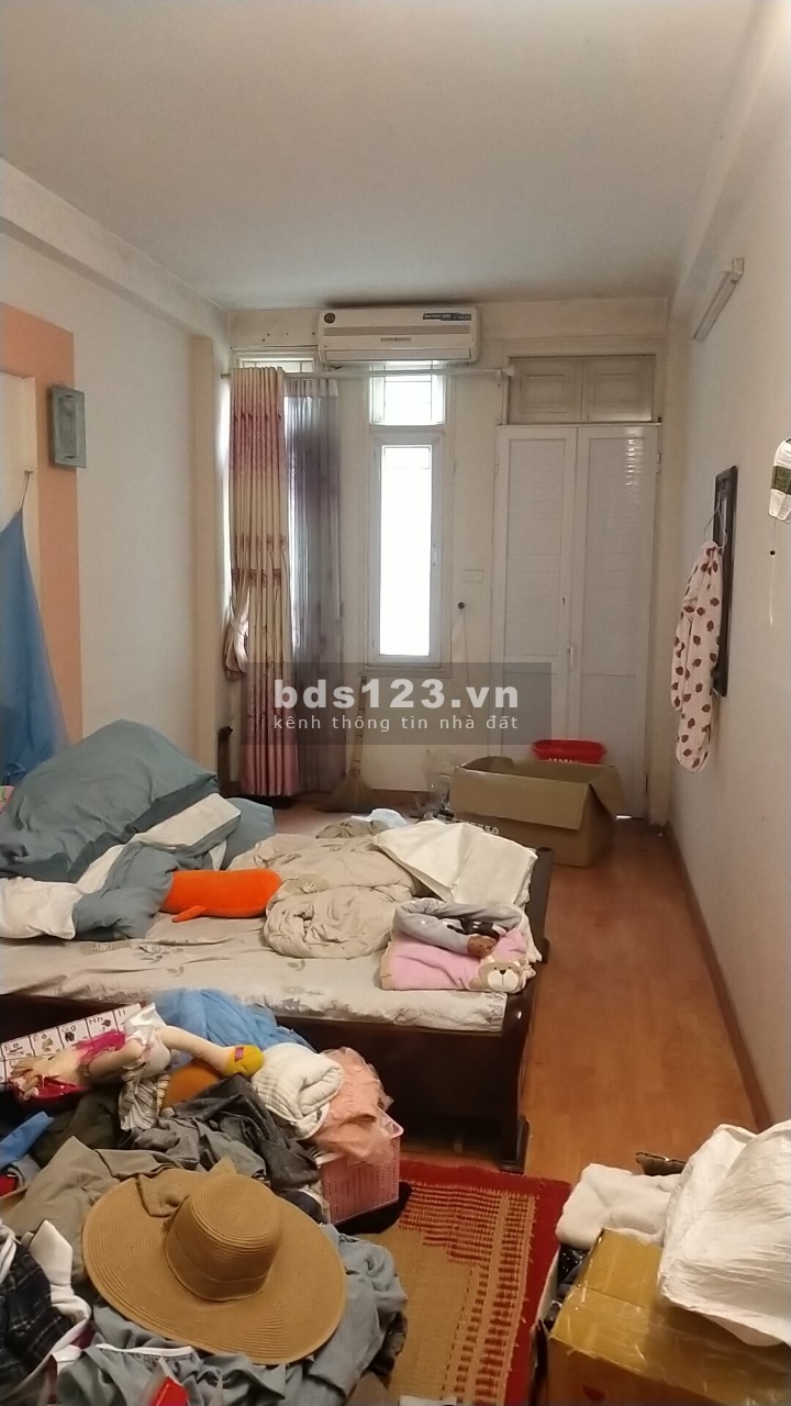 Cho thuê nhà Phố Hoa Bằng 30m2 x 5T, 3 ngủ, đủ đồ,oto qua ngõ