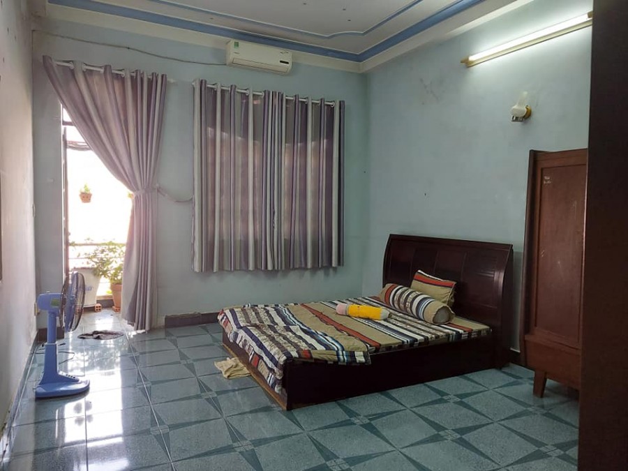Bán Mặt tiền Lê Đức Thọ P17 Giá 13,5 tỷ TL DT 70m2 ngang 4