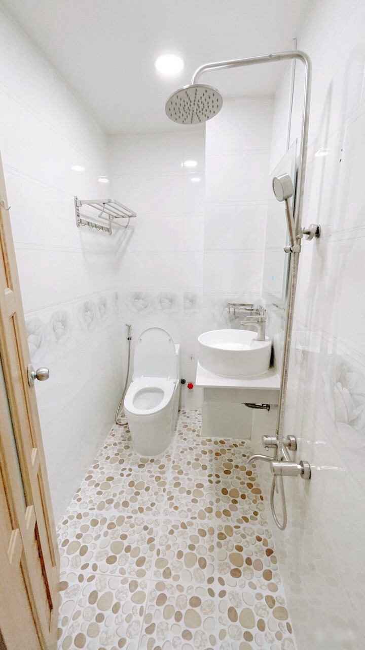 Nhà (3.6*12m) lửng, 3 lầu đúc BTCT hẻm 184 Âu Dương Lân P3 Q8