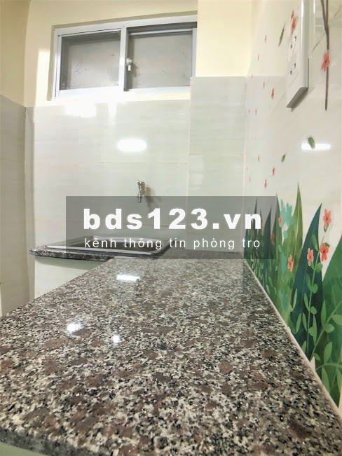 Phòng trọ có gác cao 1m8 đầy đủ nội thất cơ bản sạch sẻ yên tĩnh mát mẻ, rộng 30m2 giá siêu rẻ phường 15 Quận Tân Bình