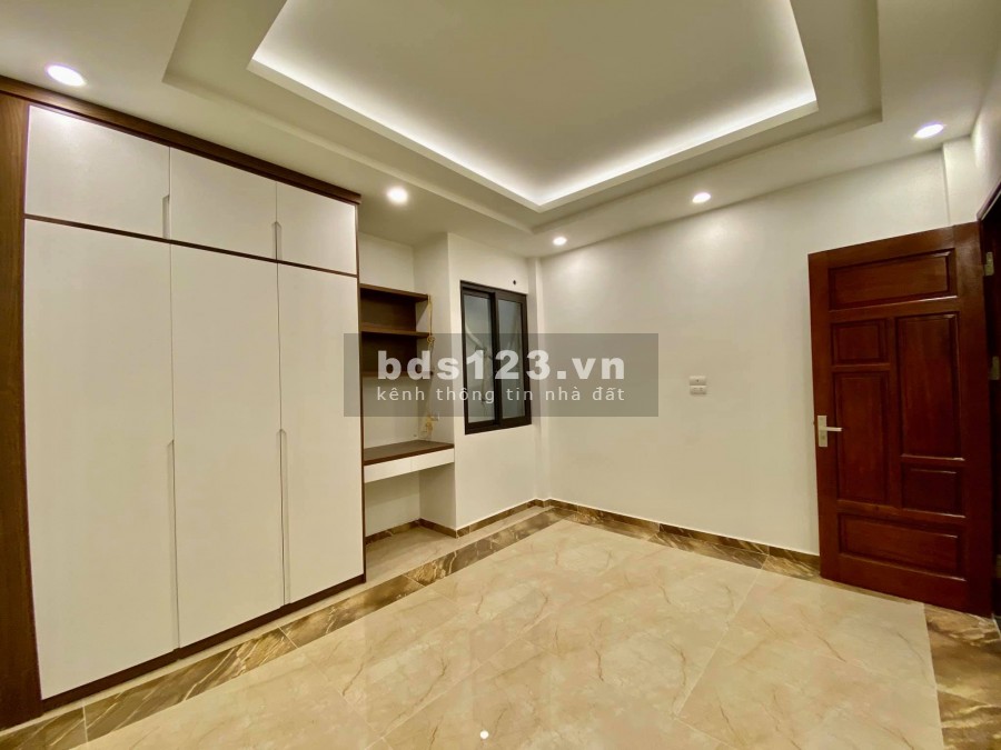 Cần vốn kinh doanh bán gấp nhà Đội Cấn, Ba Đình 45m2 4 tầng 3.5m mặt giá 3.8 tỷ