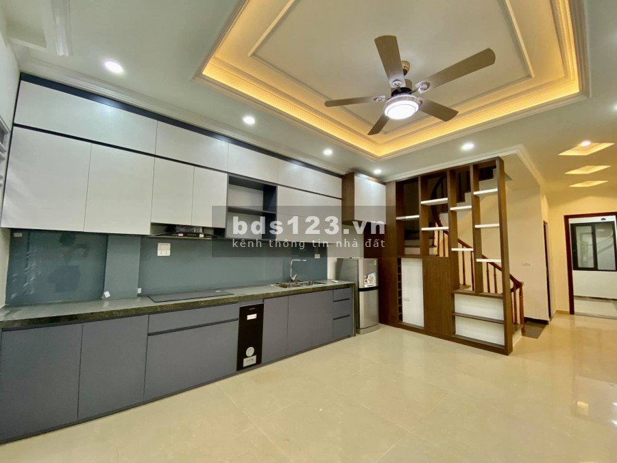 Cần vốn kinh doanh bán gấp nhà Đội Cấn, Ba Đình 45m2 4 tầng 3.5m mặt giá 3.8 tỷ