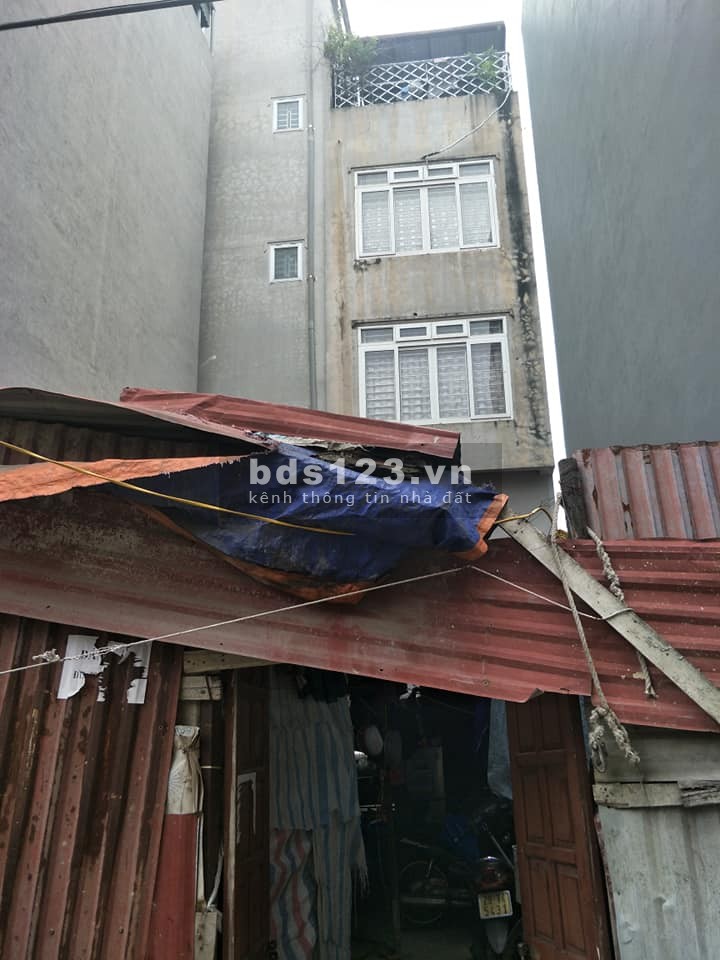 Cần bán gấp mảnh đất cạnh đường Ngọc Thụy 55m2, mặt tiền 5.7m, giá 3.8 tỷ, ô tô tránh.