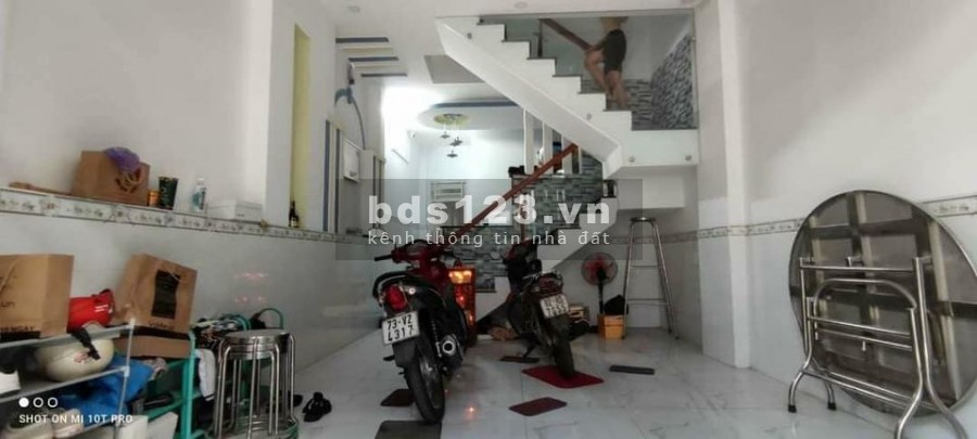 Chính Chủ chưa qua đầu tư bán nhà Lạc Long Quân 96m2 Công nhận đủ. Hẻm 7m thông, nở hậu