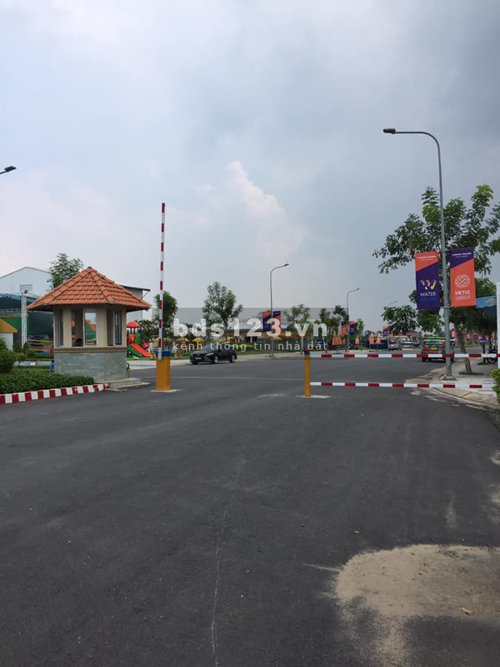 Cần bán đất dt 5x20 nằm trong khu dân cư đầy đủ tiện ích