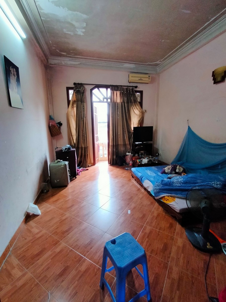 Cần bán nhà Tân Mai 48m, mt 4m, ô tô tránh, kinh doanh, văn phòng.
