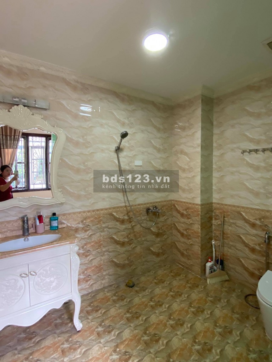 Biệt Thự Lạc Long Quân 30m ra Hồ Tây Siêu Thoáng Sáng 111m2x 4T 15.5 Tỷ