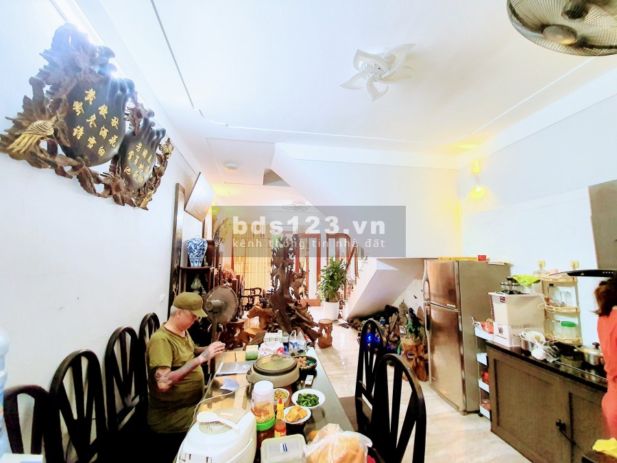 Mặt ngõ nhà mới đẹp, ngõ thông ô tô đỗ cửa, 2 mặt thoáng, chủ tự xây, đúc kiên cố