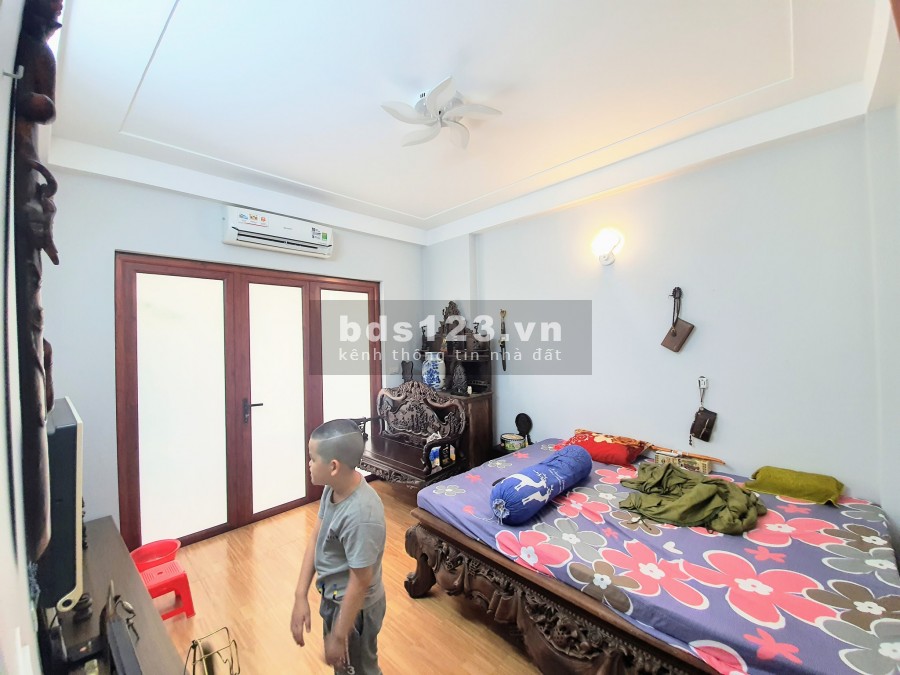 Mặt ngõ nhà mới đẹp, ngõ thông ô tô đỗ cửa, 2 mặt thoáng, chủ tự xây, đúc kiên cố
