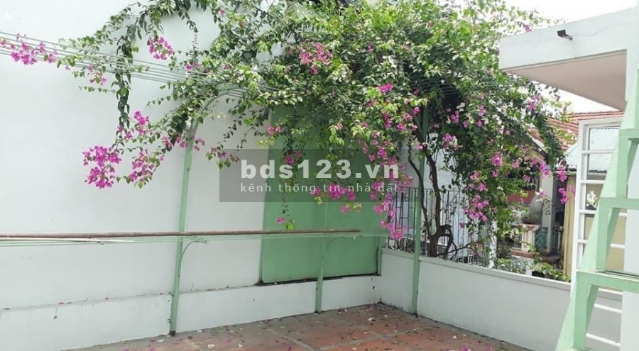 Cần bán biệt thự sân vườn, dtsd 111m2 nhỉnh 15 tỷ, phố Lạc Long Quận, Quận Tây Hồ