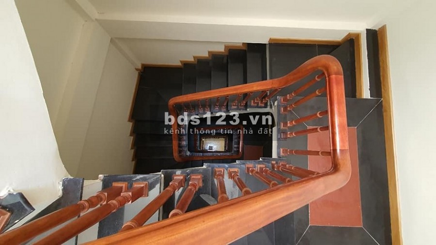 Bán nhà mới tinh Lê Quang Đạo – trung tâm Mỹ Đình, 5 tầng, giá 3.35 tỷ.