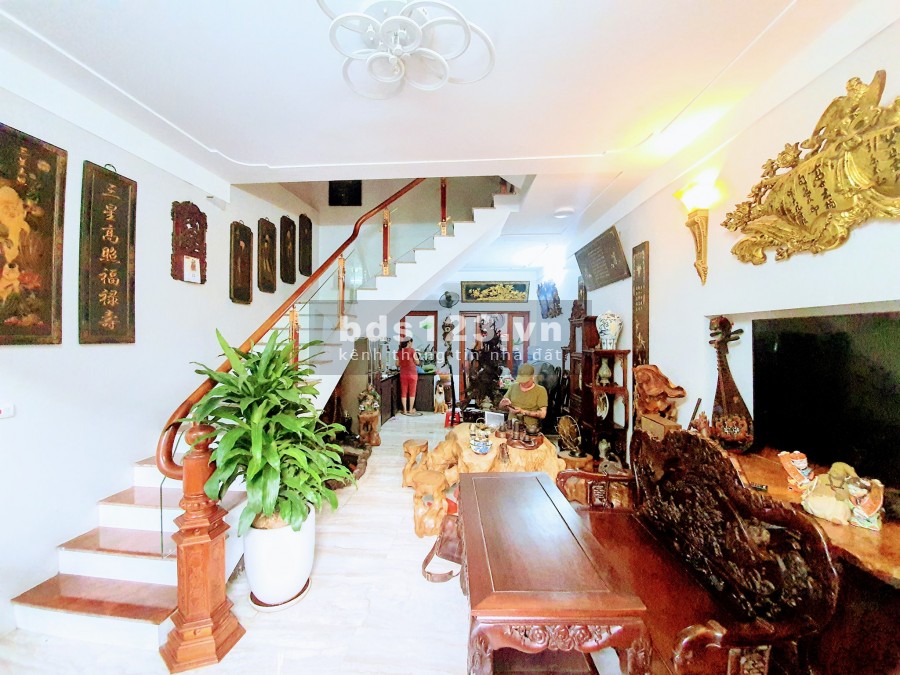 Mặt ngõ nhà mới đẹp, ngõ thông ô tô đỗ cửa, 2 mặt thoáng, chủ tự xây, đúc kiên cố