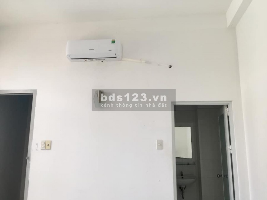 Nhà 1 trệt 3 lầu, Q10 máy lạnh nhà tắm nước riêng