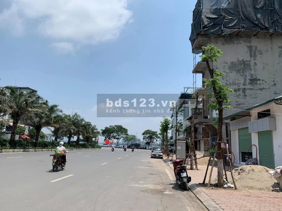 Siêu Phẩm mặt phố một mặt ngõ Văn Cao mặt tiền 8.8m.72m2 chỉ 23.5 tỷ