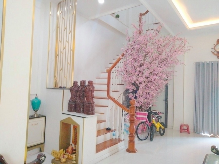 Hẻm xe hơi 7 chỗ quay đầu, dt 59m ngang khủng 6.5, 3 tầngg đúc, giá 6.2 tỷ, đường Lê Đức Thọ, phường 15, Gò Vấp