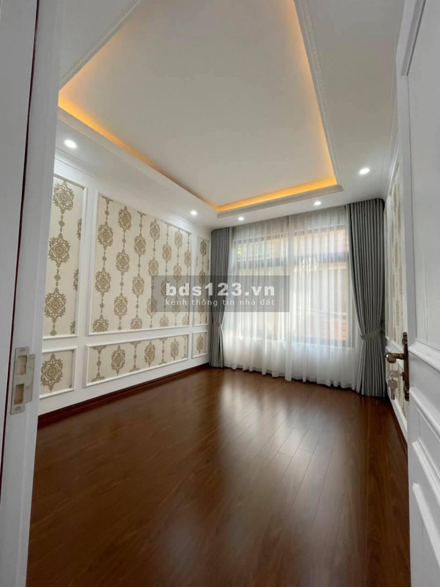 Bán Gấp nhà mặt ngõ Kim Mã siêu Kinh Doanh siêu đẹp nhà mới, 4 tầng 3.3m MT giá 3.3 tỷ