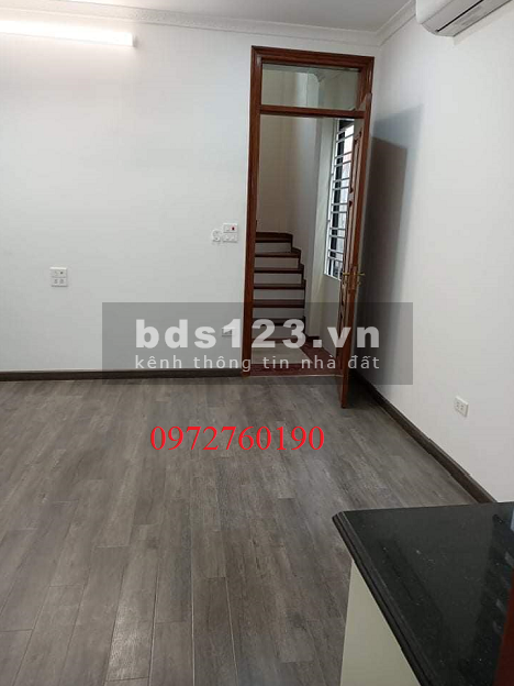 Nhà Phương Canh, giá bán 2.6 tỷ, dt 40m2, thiết kế 4 tầng, 5 pn, ô tô đỗ cửa