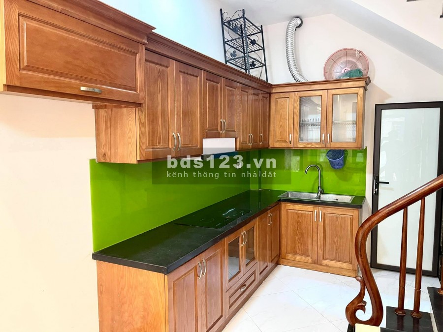 Bán nhà nguyên căn đẹp, 5 tầng bên hông phố Trần Khát Chân 31m2x3,5m, nhỉnh 3 tỷ lh 0947161359