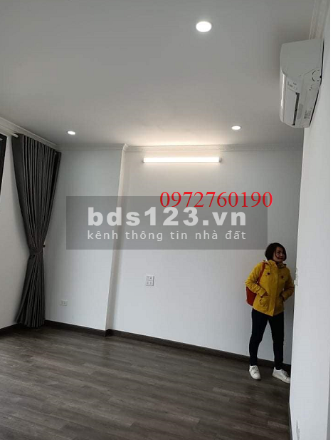 Nhà Phương Canh, giá bán 2.6 tỷ, dt 40m2, thiết kế 4 tầng, 5 pn, ô tô đỗ cửa
